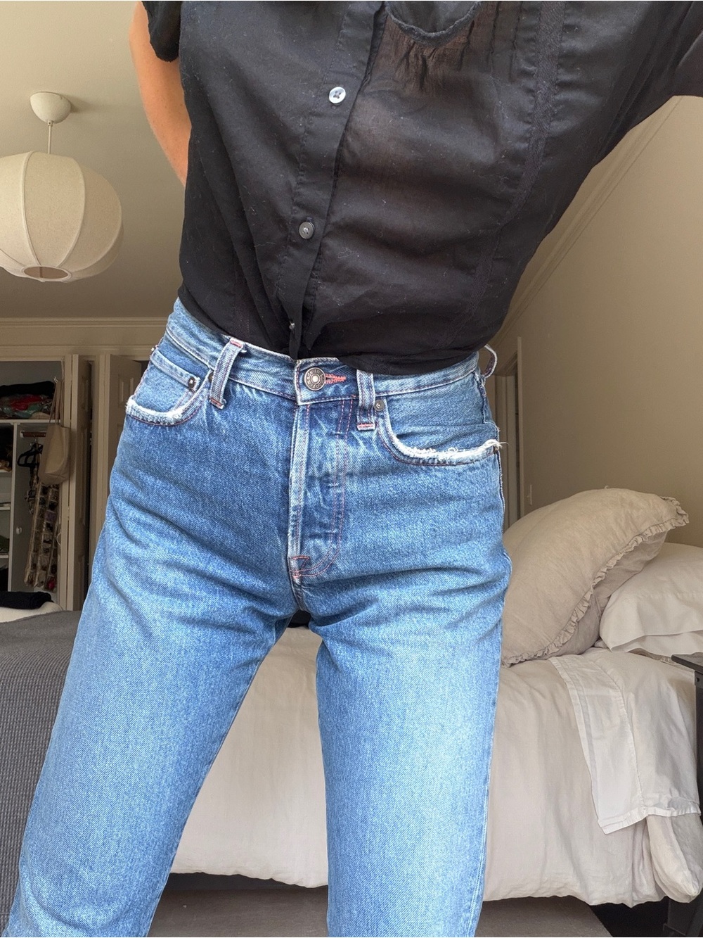 MADE IN TOMBOY Super flattering, Classic Slim Straight Jeans, high rise 24/25